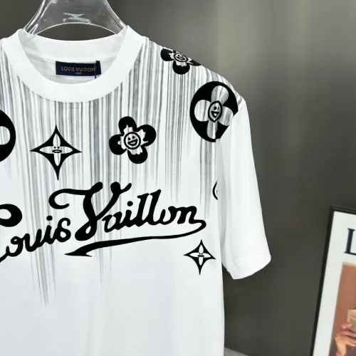 Replica Louis Vuitton LV T-Shirts Short Sleeved For Men #1444230 $82.00 USD for Wholesale