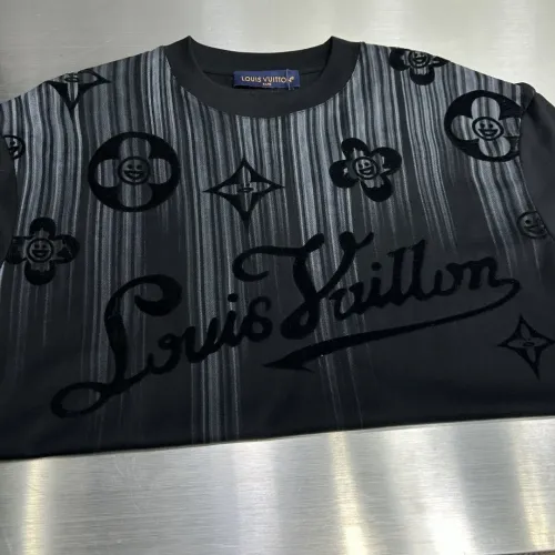 Replica Louis Vuitton LV T-Shirts Short Sleeved For Men #1444231 $82.00 USD for Wholesale
