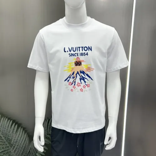 Replica Louis Vuitton LV T-Shirts Short Sleeved For Unisex #1444348 $64.00 USD for Wholesale