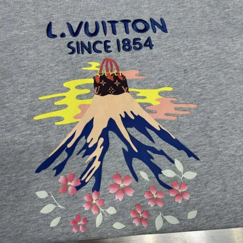 Replica Louis Vuitton LV T-Shirts Short Sleeved For Unisex #1444349 $64.00 USD for Wholesale