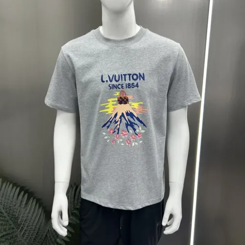 Replica Louis Vuitton LV T-Shirts Short Sleeved For Unisex #1444349 $64.00 USD for Wholesale
