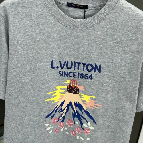 Replica Louis Vuitton LV T-Shirts Short Sleeved For Unisex #1444349 $64.00 USD for Wholesale