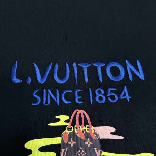 Replica Louis Vuitton LV T-Shirts Short Sleeved For Unisex #1444350 $64.00 USD for Wholesale