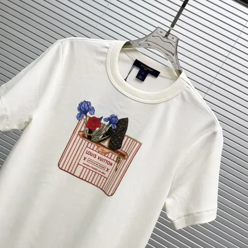 Replica Louis Vuitton LV T-Shirts Short Sleeved For Women #1444370 $82.00 USD for Wholesale