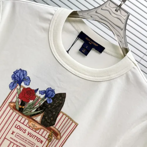 Replica Louis Vuitton LV T-Shirts Short Sleeved For Women #1444370 $82.00 USD for Wholesale