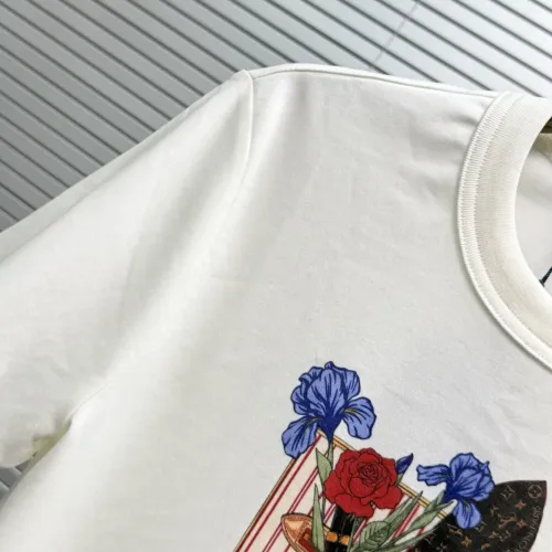 Replica Louis Vuitton LV T-Shirts Short Sleeved For Women #1444370 $82.00 USD for Wholesale