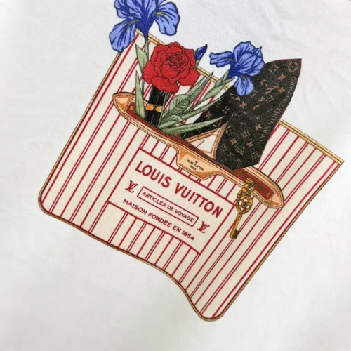 Replica Louis Vuitton LV T-Shirts Short Sleeved For Women #1444370 $82.00 USD for Wholesale