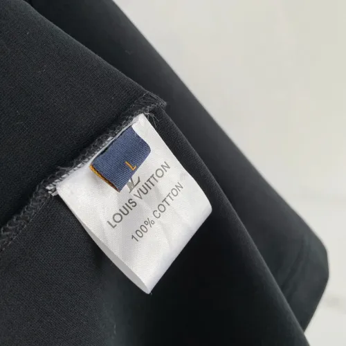 Replica Louis Vuitton LV T-Shirts Short Sleeved For Unisex #1444444 $72.00 USD for Wholesale