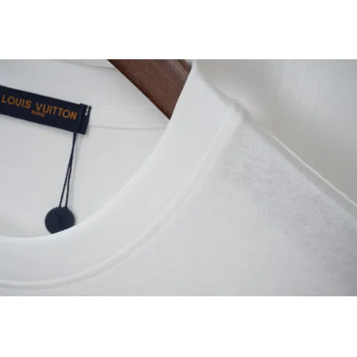 Replica Louis Vuitton LV T-Shirts Short Sleeved For Unisex #1445826 $34.00 USD for Wholesale