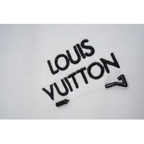 Replica Louis Vuitton LV T-Shirts Short Sleeved For Unisex #1445826 $34.00 USD for Wholesale