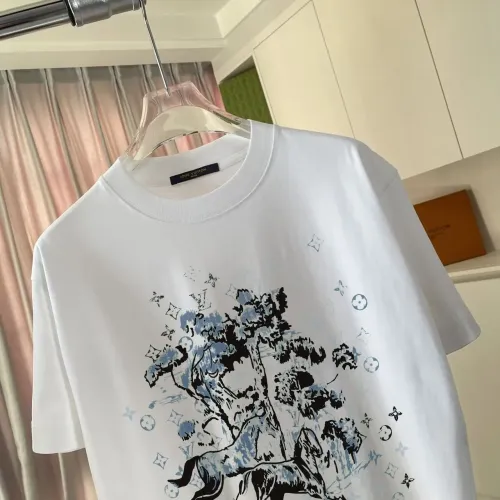 Replica Louis Vuitton LV T-Shirts Short Sleeved For Unisex #1445920 $42.00 USD for Wholesale