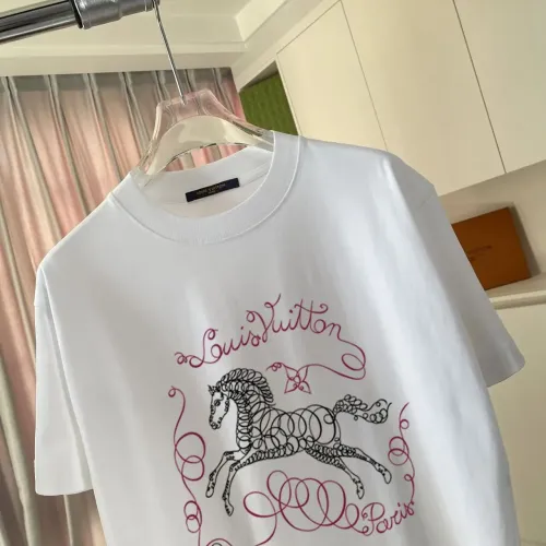 Replica Louis Vuitton LV T-Shirts Short Sleeved For Unisex #1445928 $42.00 USD for Wholesale