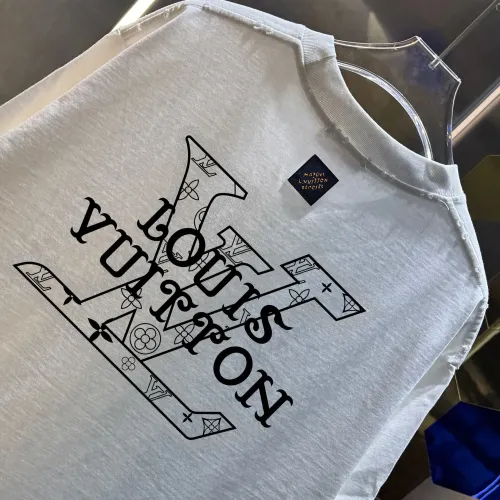 Replica Louis Vuitton LV T-Shirts Short Sleeved For Unisex #1446006 $45.00 USD for Wholesale