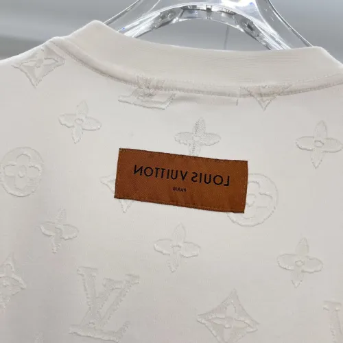 Replica Louis Vuitton LV T-Shirts Short Sleeved For Unisex #1446010 $48.00 USD for Wholesale