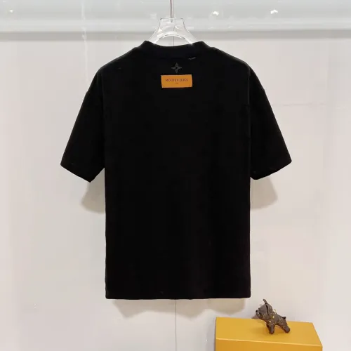 Replica Louis Vuitton LV T-Shirts Short Sleeved For Unisex #1446012 $48.00 USD for Wholesale