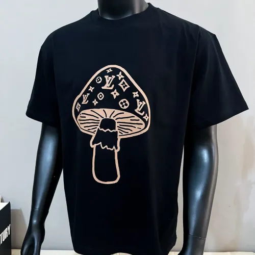 Replica Louis Vuitton LV T-Shirts Short Sleeved For Unisex #1446014 $42.00 USD for Wholesale