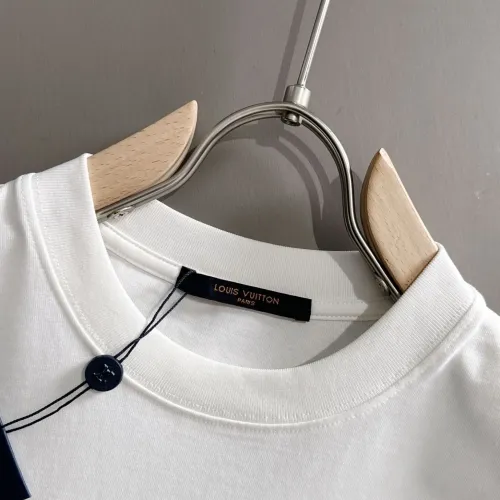 Replica Louis Vuitton LV T-Shirts Short Sleeved For Unisex #1446015 $45.00 USD for Wholesale