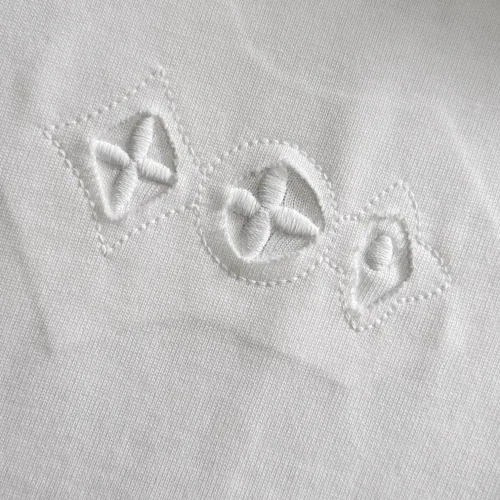 Replica Louis Vuitton LV T-Shirts Short Sleeved For Unisex #1446015 $45.00 USD for Wholesale