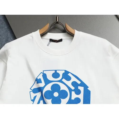 Replica Louis Vuitton LV T-Shirts Short Sleeved For Unisex #1446017 $45.00 USD for Wholesale
