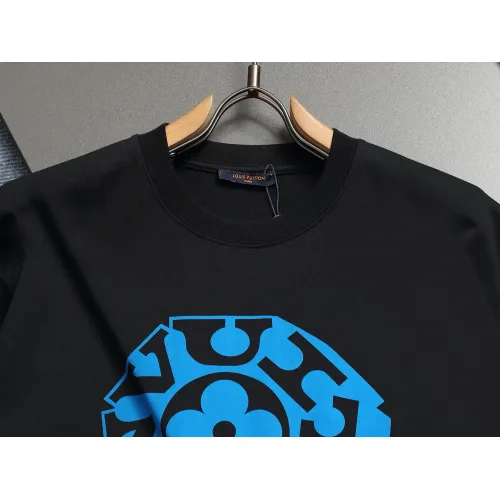 Replica Louis Vuitton LV T-Shirts Short Sleeved For Unisex #1446018 $45.00 USD for Wholesale
