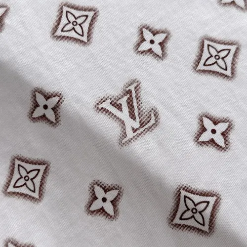 Replica Louis Vuitton LV T-Shirts Short Sleeved For Unisex #1446067 $52.00 USD for Wholesale