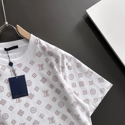 Replica Louis Vuitton LV T-Shirts Short Sleeved For Unisex #1446067 $52.00 USD for Wholesale