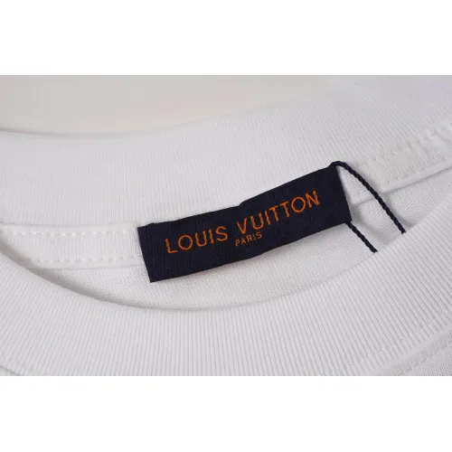 Replica Louis Vuitton LV T-Shirts Short Sleeved For Unisex #1446085 $42.00 USD for Wholesale