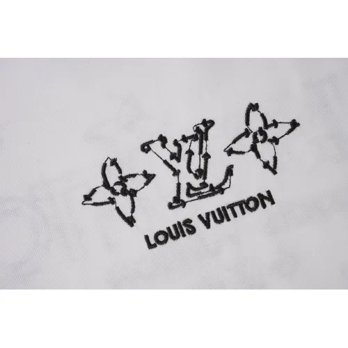 Replica Louis Vuitton LV T-Shirts Short Sleeved For Unisex #1446085 $42.00 USD for Wholesale