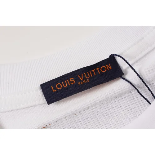 Replica Louis Vuitton LV T-Shirts Short Sleeved For Unisex #1446089 $42.00 USD for Wholesale