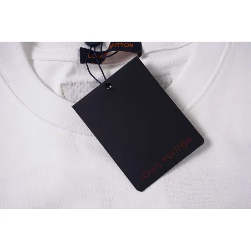 Replica Louis Vuitton LV T-Shirts Short Sleeved For Unisex #1446089 $42.00 USD for Wholesale
