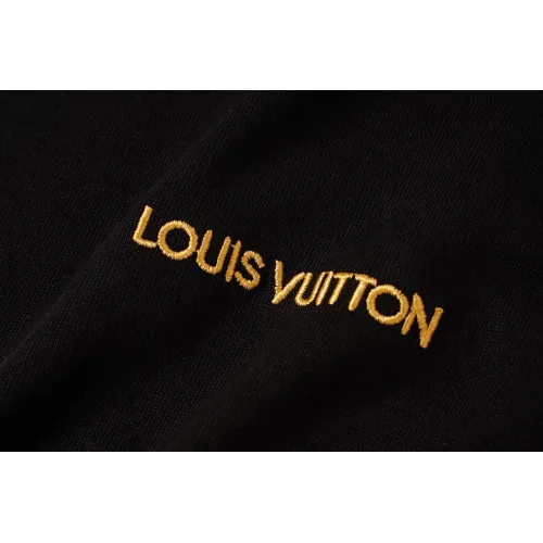 Replica Louis Vuitton LV T-Shirts Short Sleeved For Unisex #1446090 $42.00 USD for Wholesale