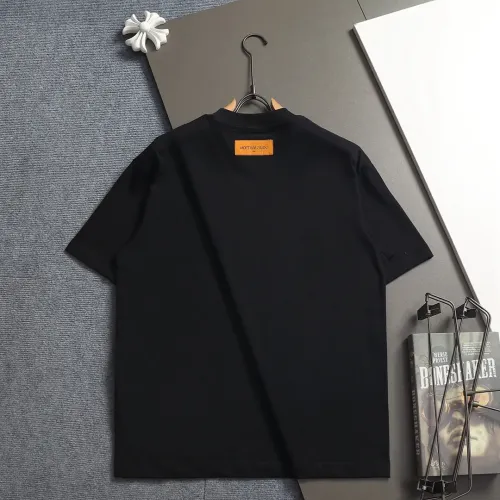 Replica Louis Vuitton LV T-Shirts Short Sleeved For Unisex #1446338 $42.00 USD for Wholesale