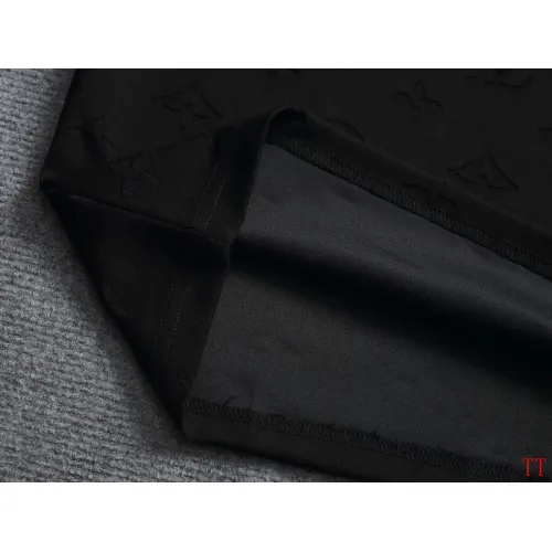Replica Louis Vuitton LV T-Shirts Short Sleeved For Unisex #1446341 $42.00 USD for Wholesale