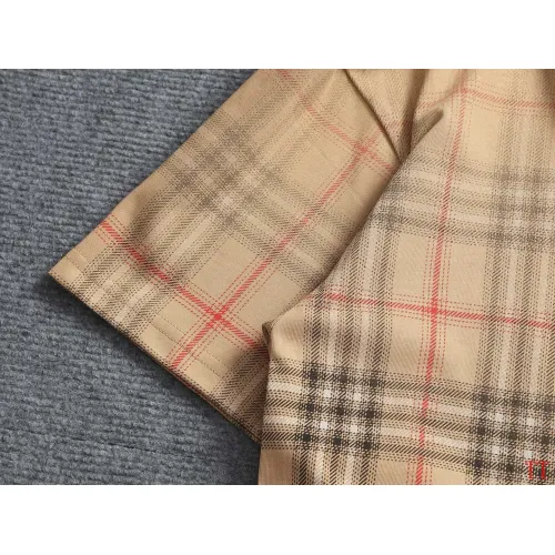 Replica Burberry T-Shirts Short Sleeved For Unisex #1446459 $40.00 USD for Wholesale