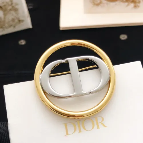 Replica Christian Dior Brooches For Women #1447866 $25.00 USD for Wholesale