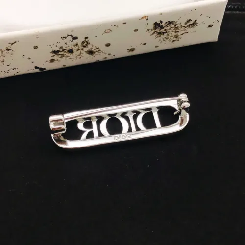 Replica Christian Dior Brooches For Women #1447883 $27.00 USD for Wholesale