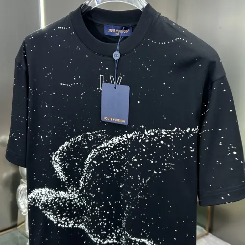 Replica Louis Vuitton LV T-Shirts Short Sleeved For Men #1450458 $82.00 USD for Wholesale