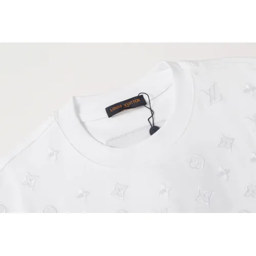 Replica Louis Vuitton LV T-Shirts Short Sleeved For Unisex #1452783 $42.00 USD for Wholesale