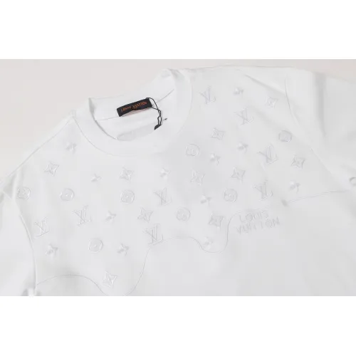 Replica Louis Vuitton LV T-Shirts Short Sleeved For Unisex #1452783 $42.00 USD for Wholesale