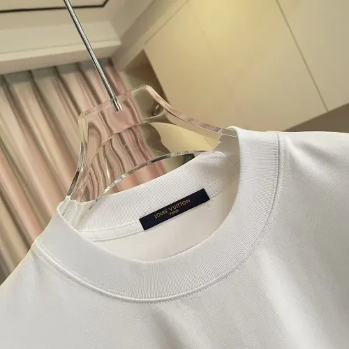 Replica Louis Vuitton LV T-Shirts Short Sleeved For Unisex #1452789 $45.00 USD for Wholesale