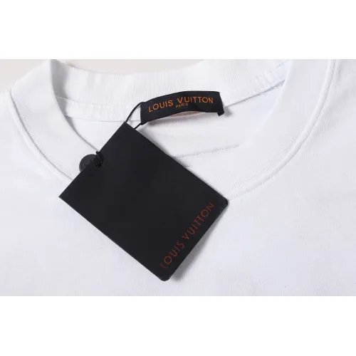 Replica Louis Vuitton LV T-Shirts Short Sleeved For Unisex #1452800 $45.00 USD for Wholesale