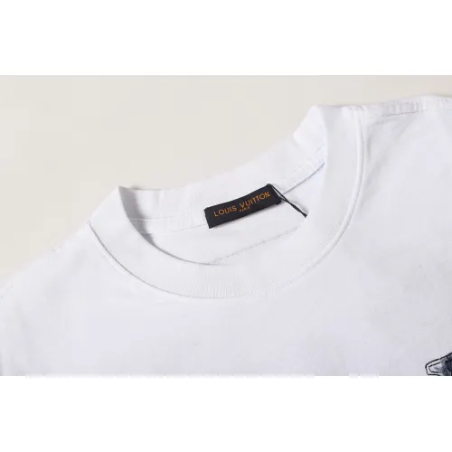 Replica Louis Vuitton LV T-Shirts Short Sleeved For Unisex #1452800 $45.00 USD for Wholesale
