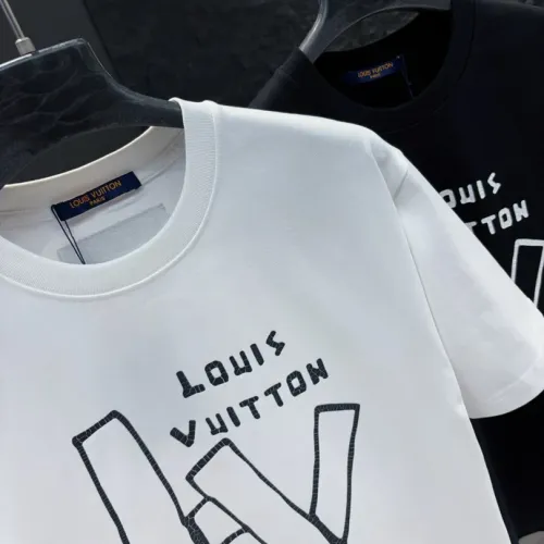 Replica Louis Vuitton LV T-Shirts Short Sleeved For Unisex #1453012 $40.00 USD for Wholesale