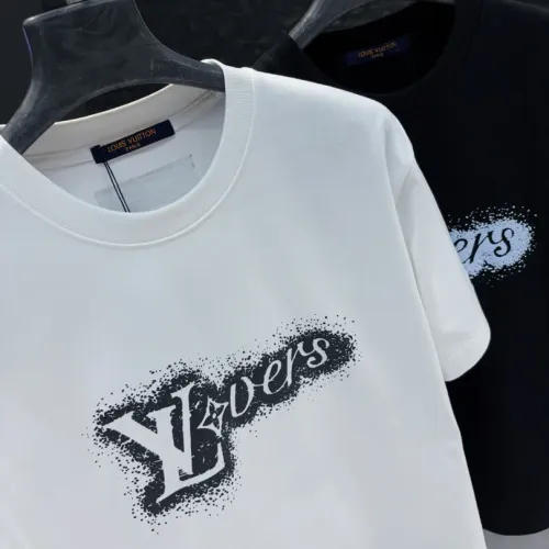 Replica Louis Vuitton LV T-Shirts Short Sleeved For Unisex #1453014 $40.00 USD for Wholesale