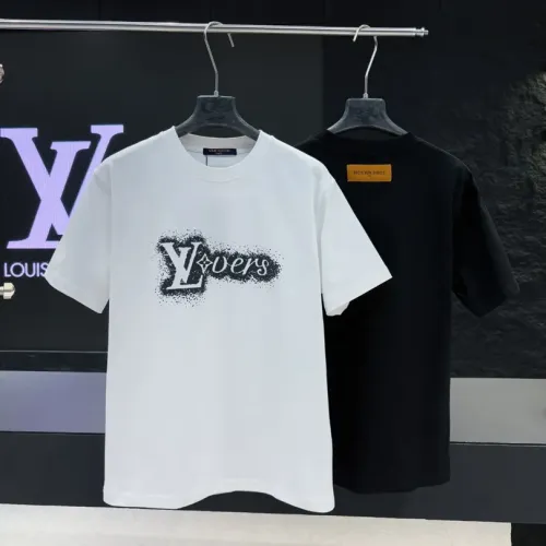 Replica Louis Vuitton LV T-Shirts Short Sleeved For Unisex #1453015 $40.00 USD for Wholesale