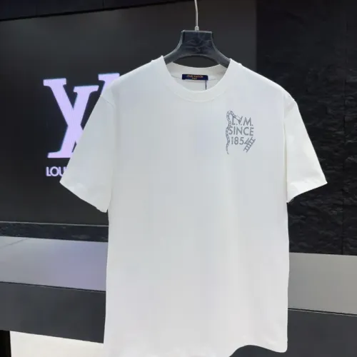 Replica Louis Vuitton LV T-Shirts Short Sleeved For Unisex #1453016 $40.00 USD for Wholesale