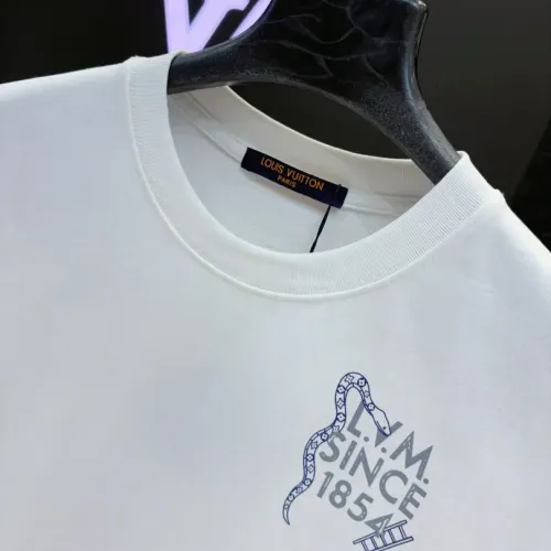 Replica Louis Vuitton LV T-Shirts Short Sleeved For Unisex #1453016 $40.00 USD for Wholesale