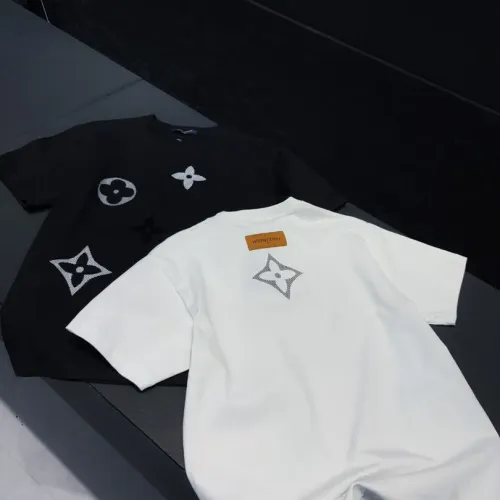 Replica Louis Vuitton LV T-Shirts Short Sleeved For Unisex #1453017 $40.00 USD for Wholesale