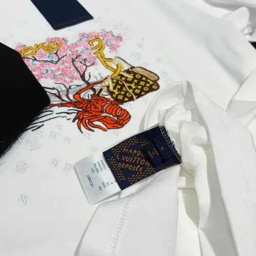 Replica Louis Vuitton LV T-Shirts Short Sleeved For Unisex #1453021 $40.00 USD for Wholesale