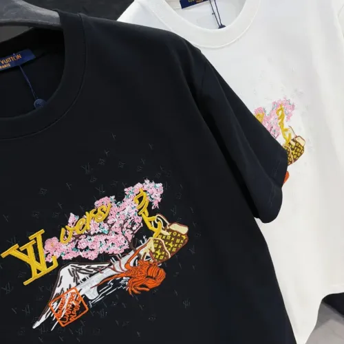 Replica Louis Vuitton LV T-Shirts Short Sleeved For Unisex #1453022 $40.00 USD for Wholesale